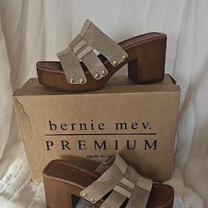 bernie mev. Taupe and Wood Platform Sandals